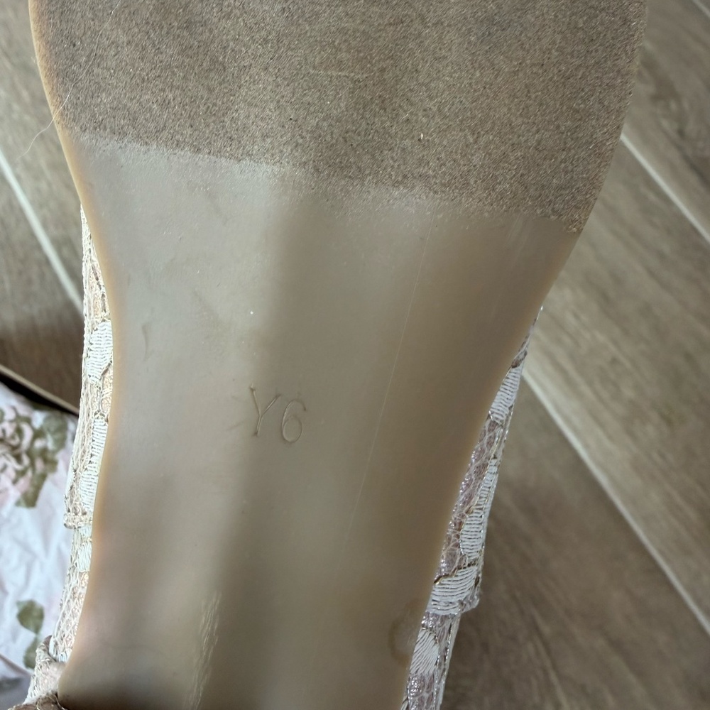 Joyfolie Tribeca Bootie in Cream - Picture 4 of 4